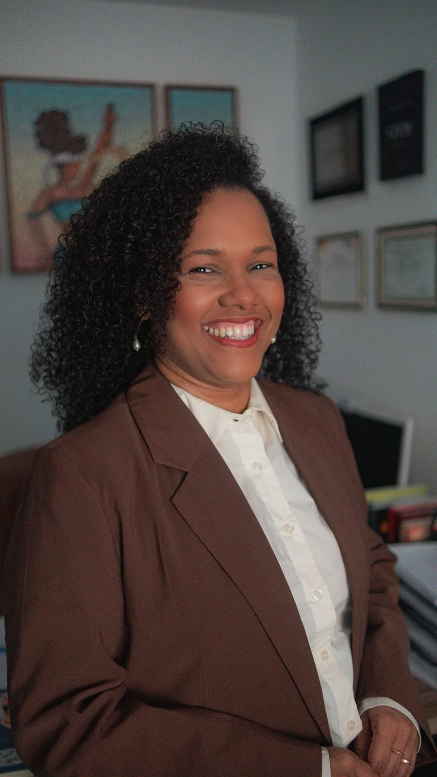 Dra. Luanda Naiara — Advogada, OAB/RJ 228.701